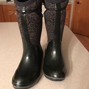 Women’s size 6 Bog boots - rated to -40F.